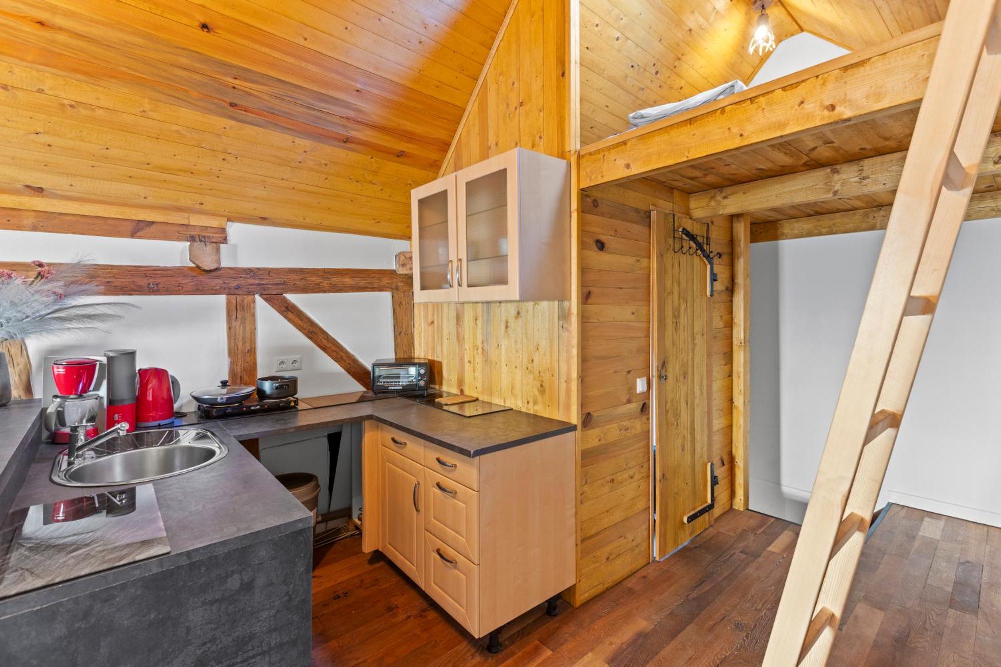 Sabina Mounteurwohnung Dachboden I 55 Zoll Tv I Schlafcouch Mit 20Cm Matraze 2 Weitere Schlafplaetze I Kueche I Bad Trebbin Bagian luar foto